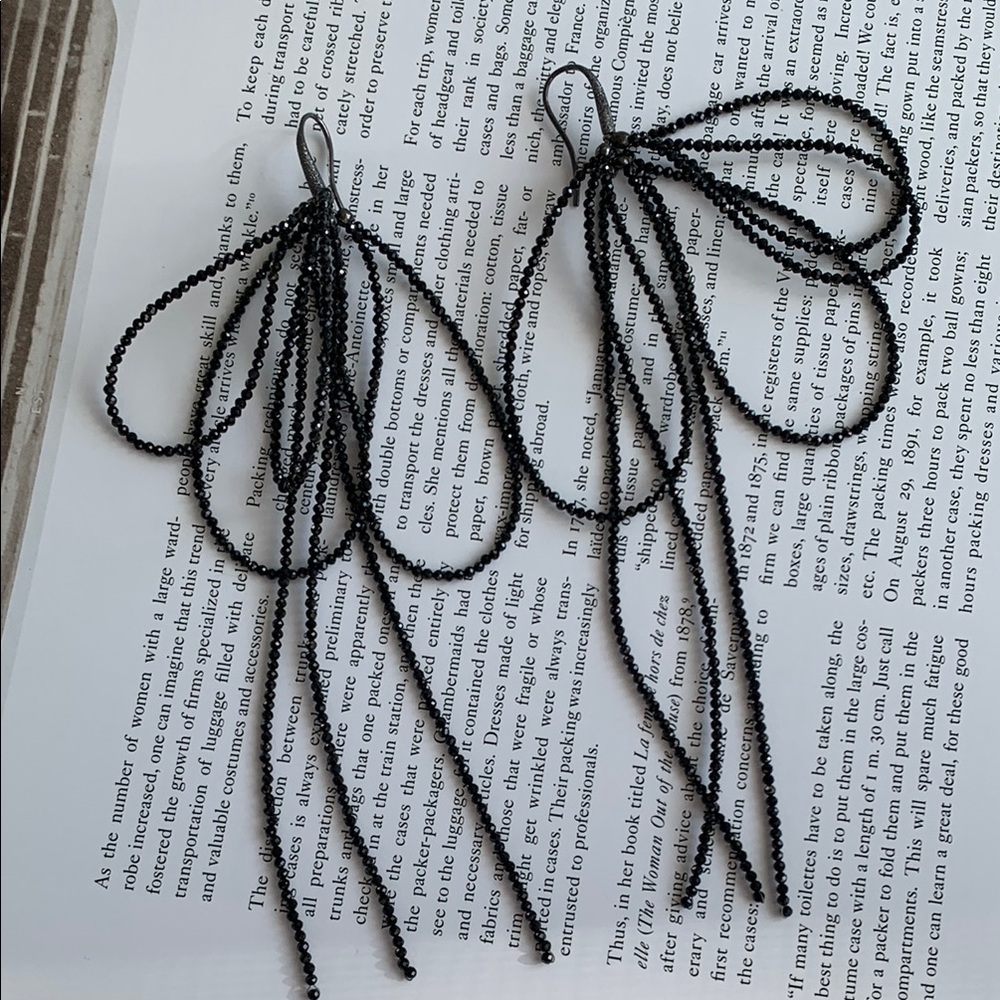 🔥❤️🔥❤️ Brunello Cucinelli Black Monili Loop Earrings 🔥❤️🔥❤️ - Picture 3 of 10